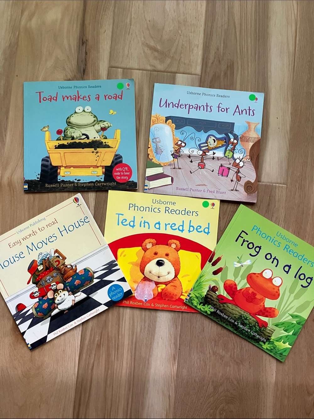 Usborne Phonics Readers Set of 5